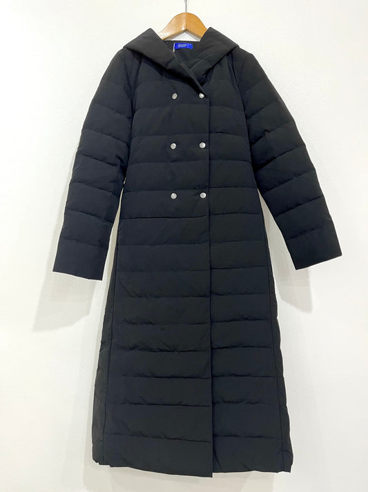 Hooded down coat in black