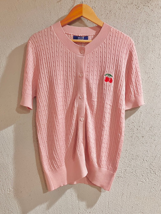 さくらんぼ刺繍半袖ニットカーディガン〈ピンク〉