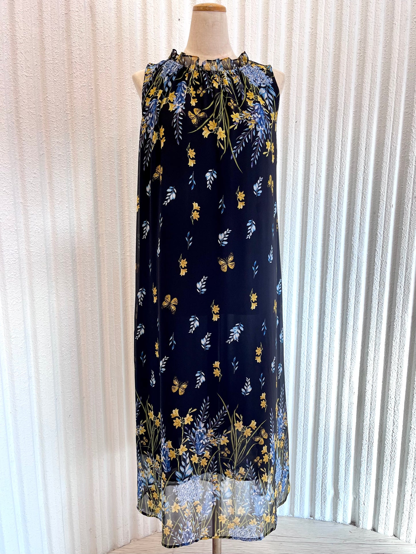 襟フリルリラックスワンピース〈黄色花柄〉