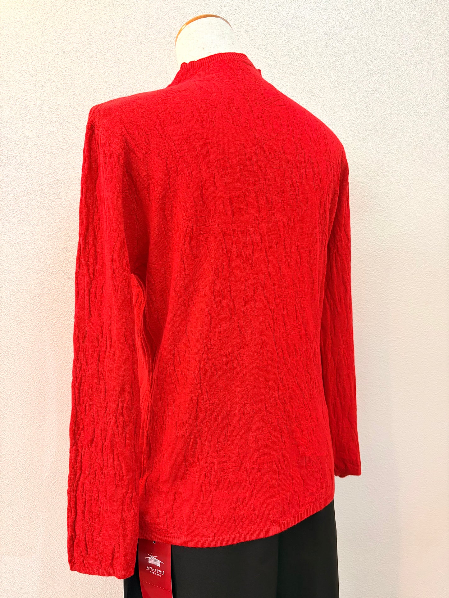 レーヨン100%ニットトップス〈レッド〉