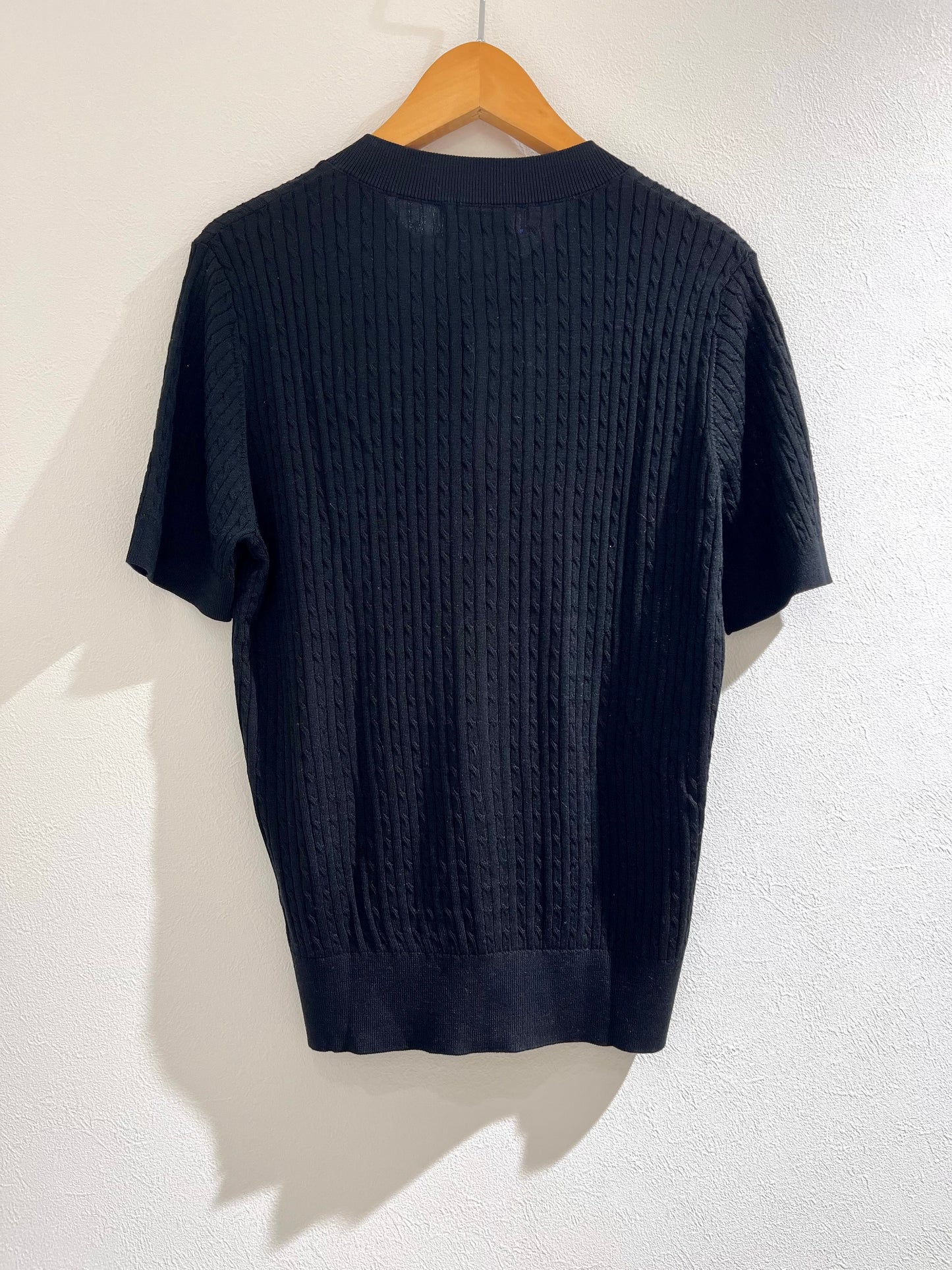 さくらんぼ刺繍半袖ニットカーディガン〈ブラック〉