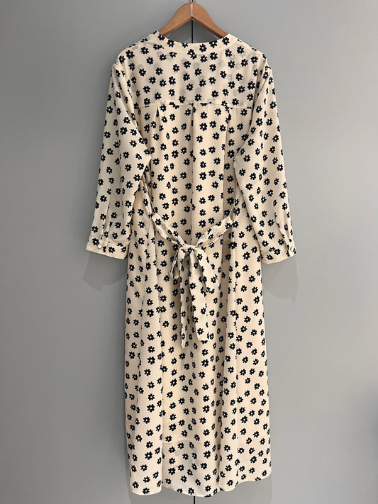 V襟ワンピース〈ベージュ〉