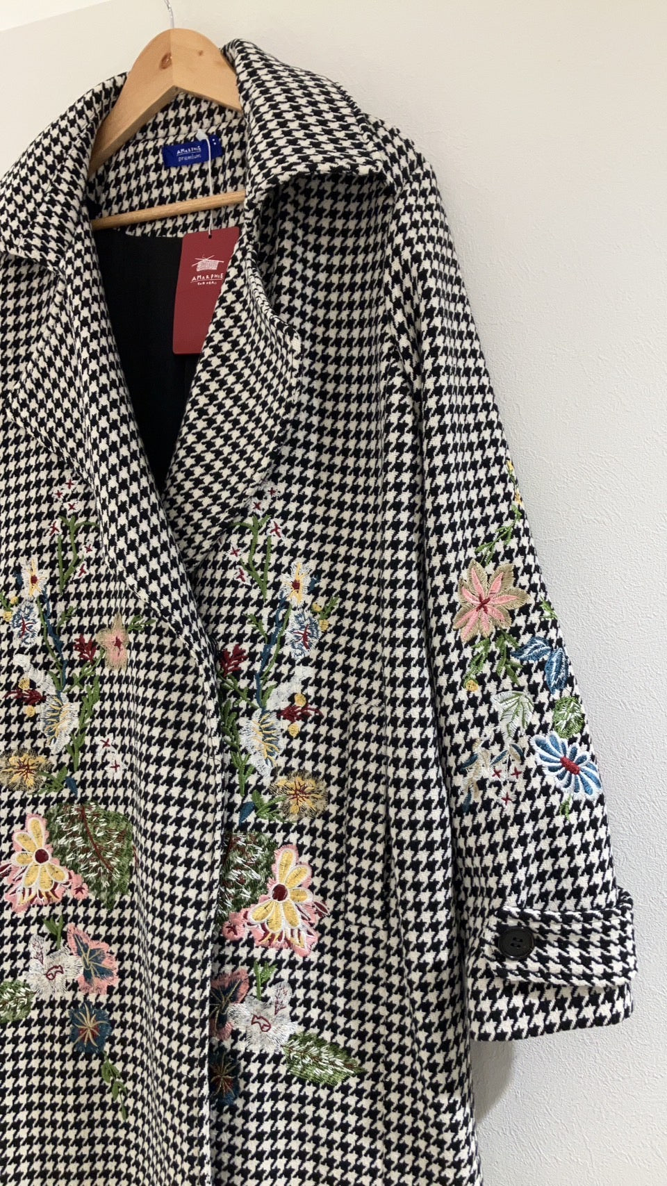 千鳥刺繍コート〈ブラック〉