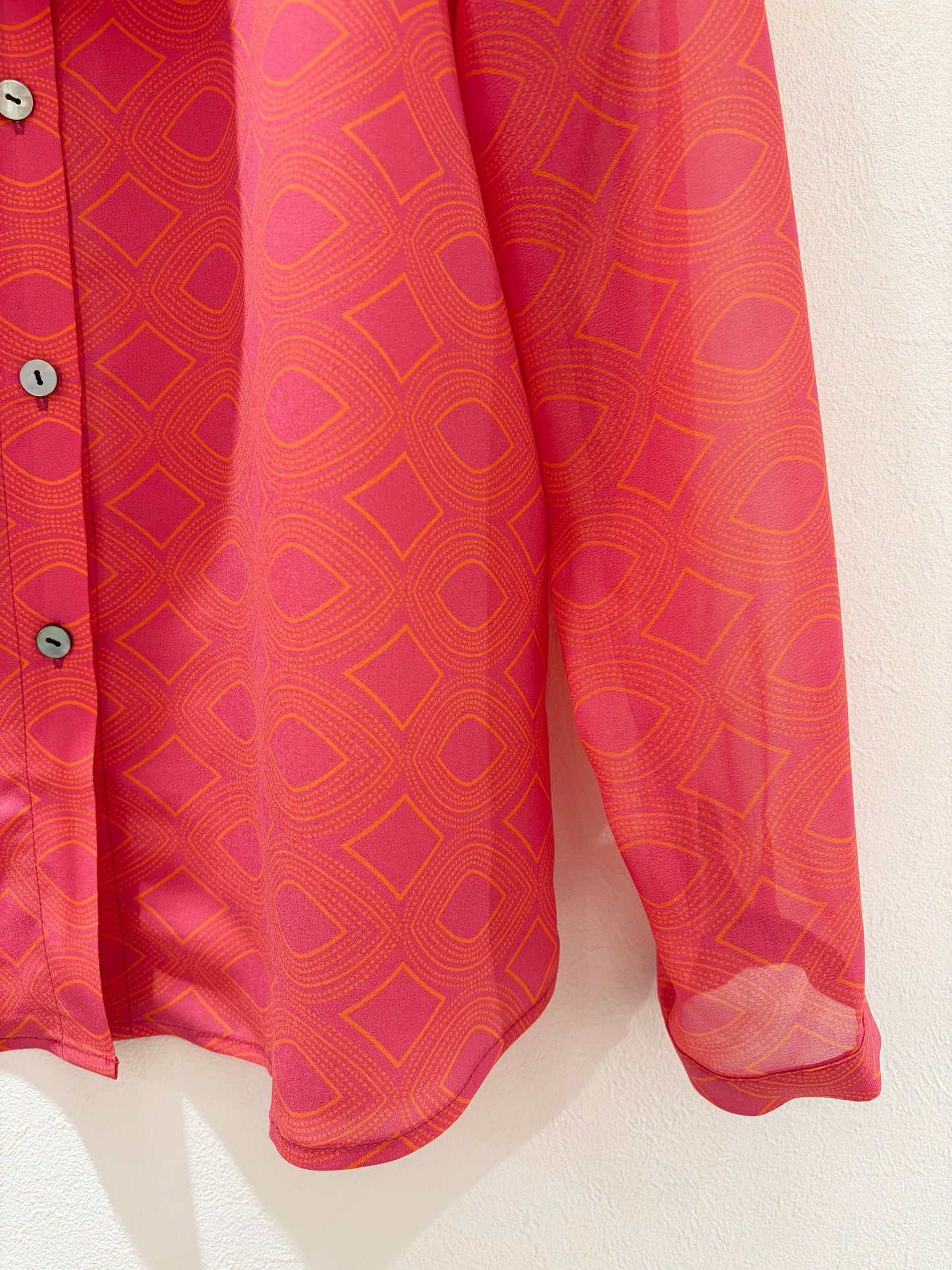 ボウタイブラウス