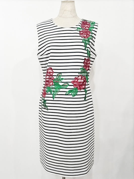 刺繍ノースリーブワンピース【XLサイズ】