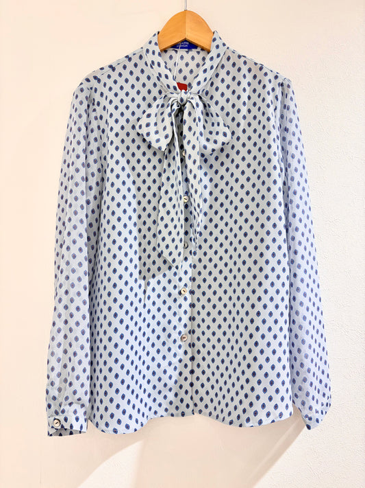 ボウタイブラウス