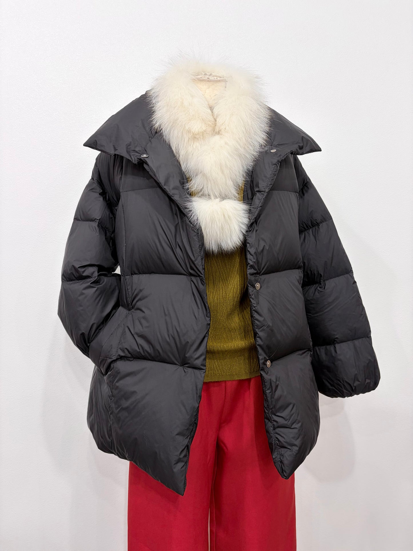 Short down jacket with fur muffler