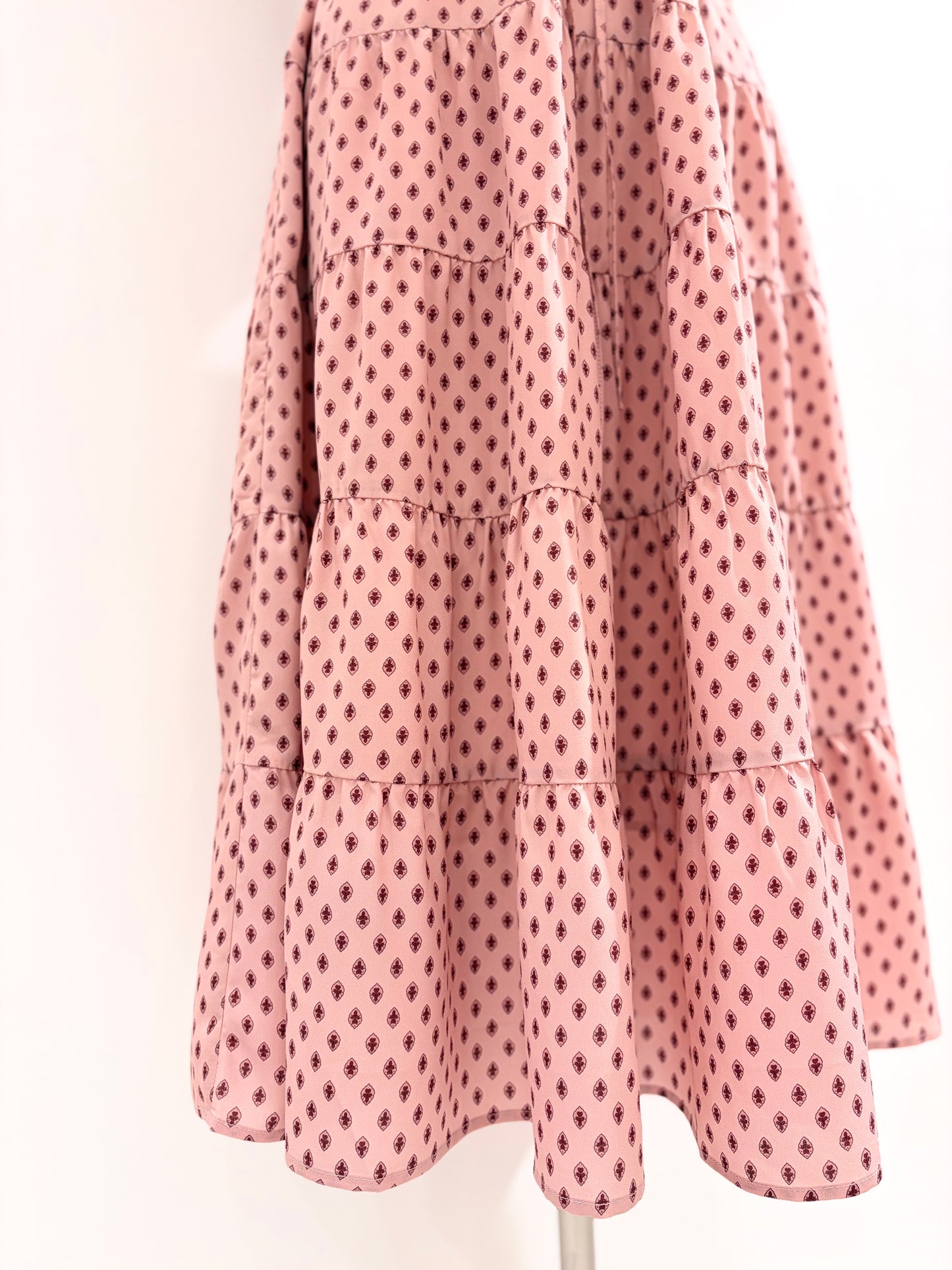 フレンチスリーブワンピース〈ピンク柄〉