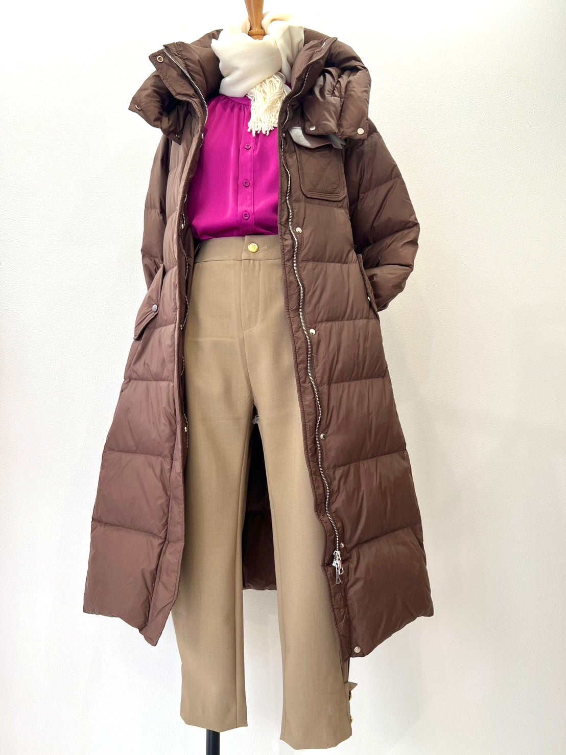 フード付きダウンコート〈チャコール〉