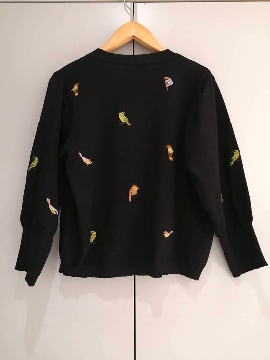 小鳥刺繍ニットカーディガン〈ブラック〉