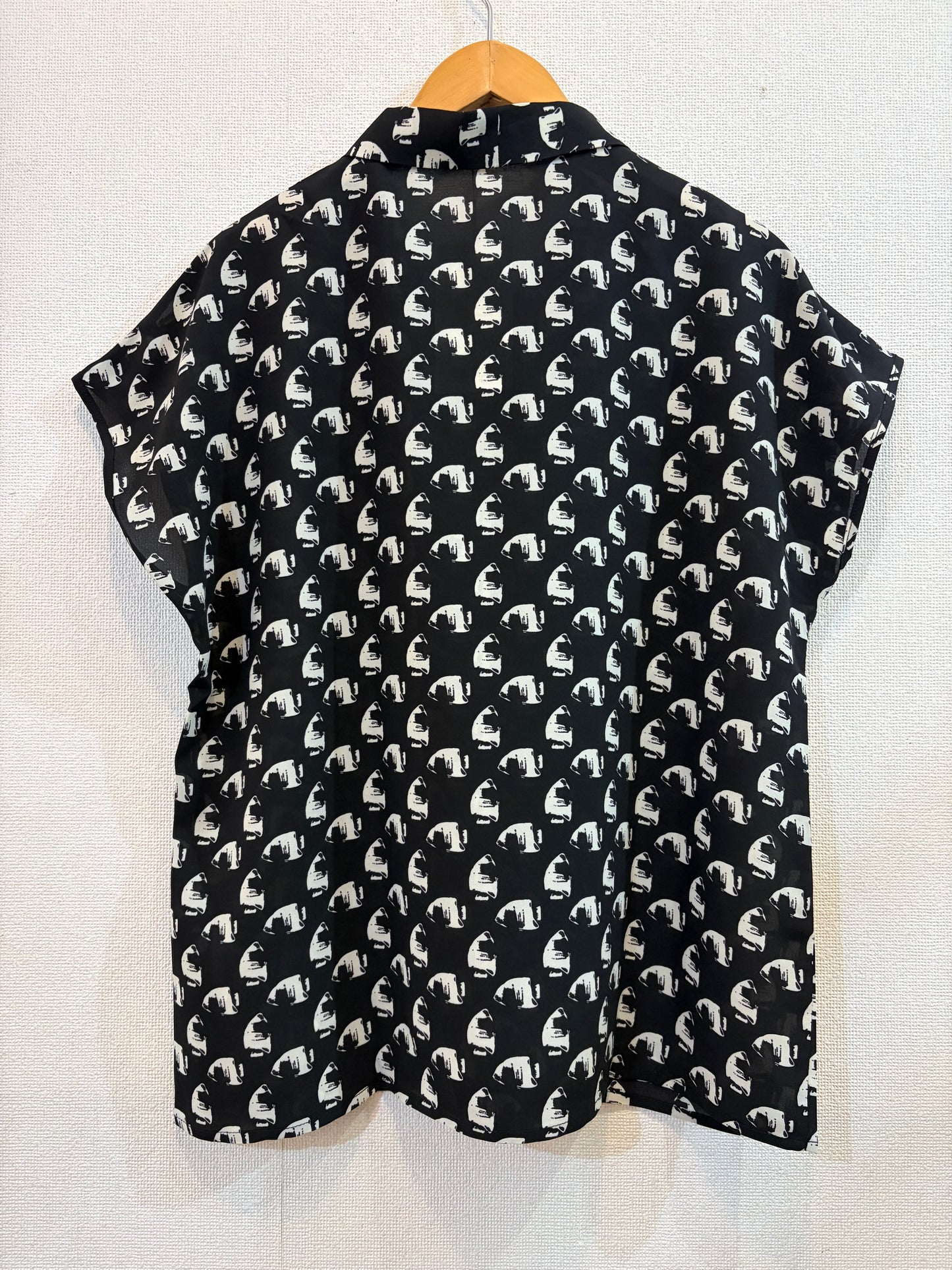 L・XL １点再入荷 フレンチスリーブブラウス