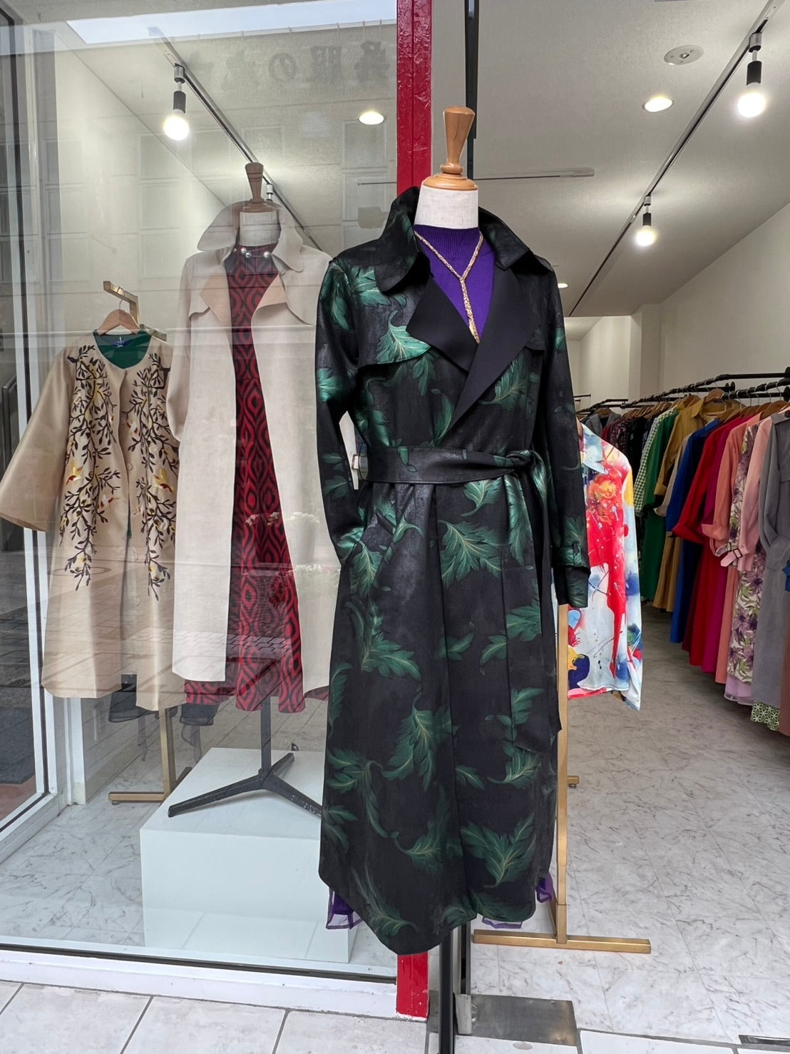 スエード調コート〈グリーン柄〉