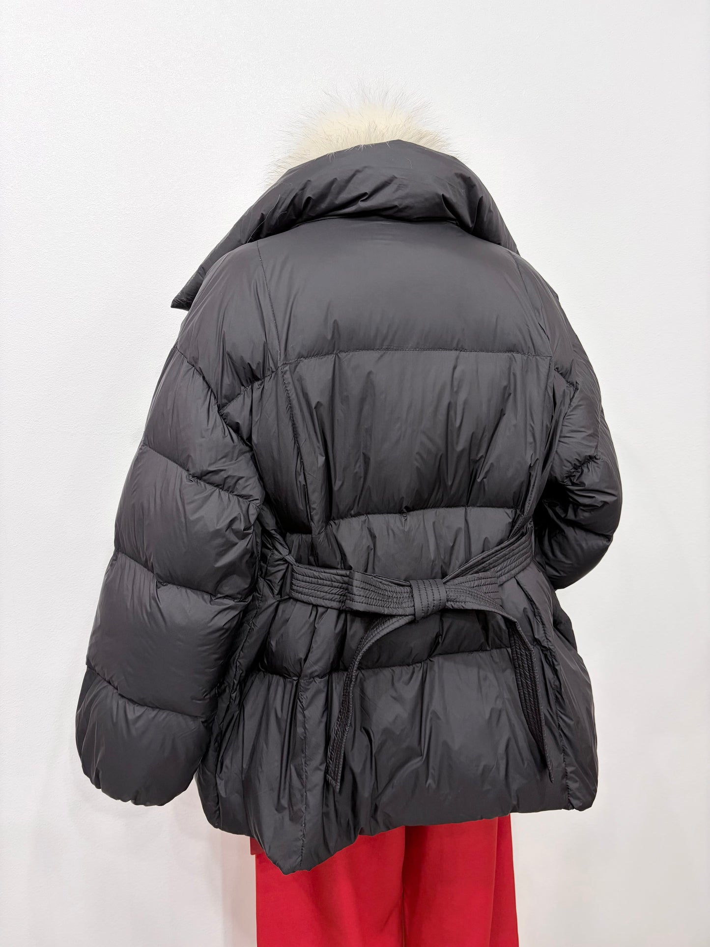 Short down jacket with fur muffler