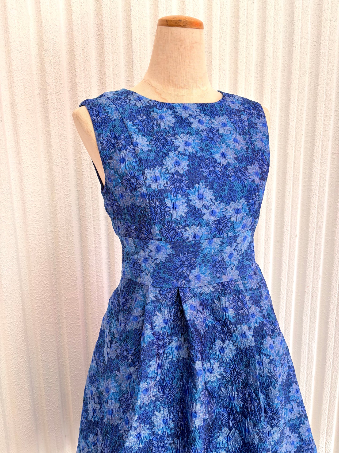 Wide-leg dress (blue pattern)
