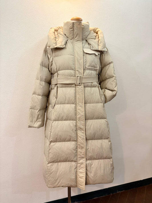 フード付きダウンコート〈ベージュ〉
