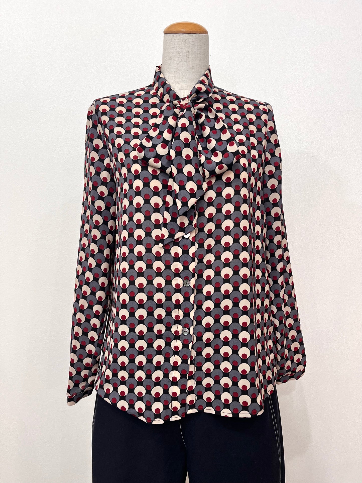 Bow tie blouse (size M) (size XL)