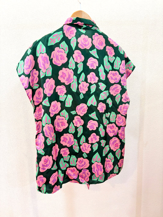 1点限定再入荷　フレンチスリーブブラウス