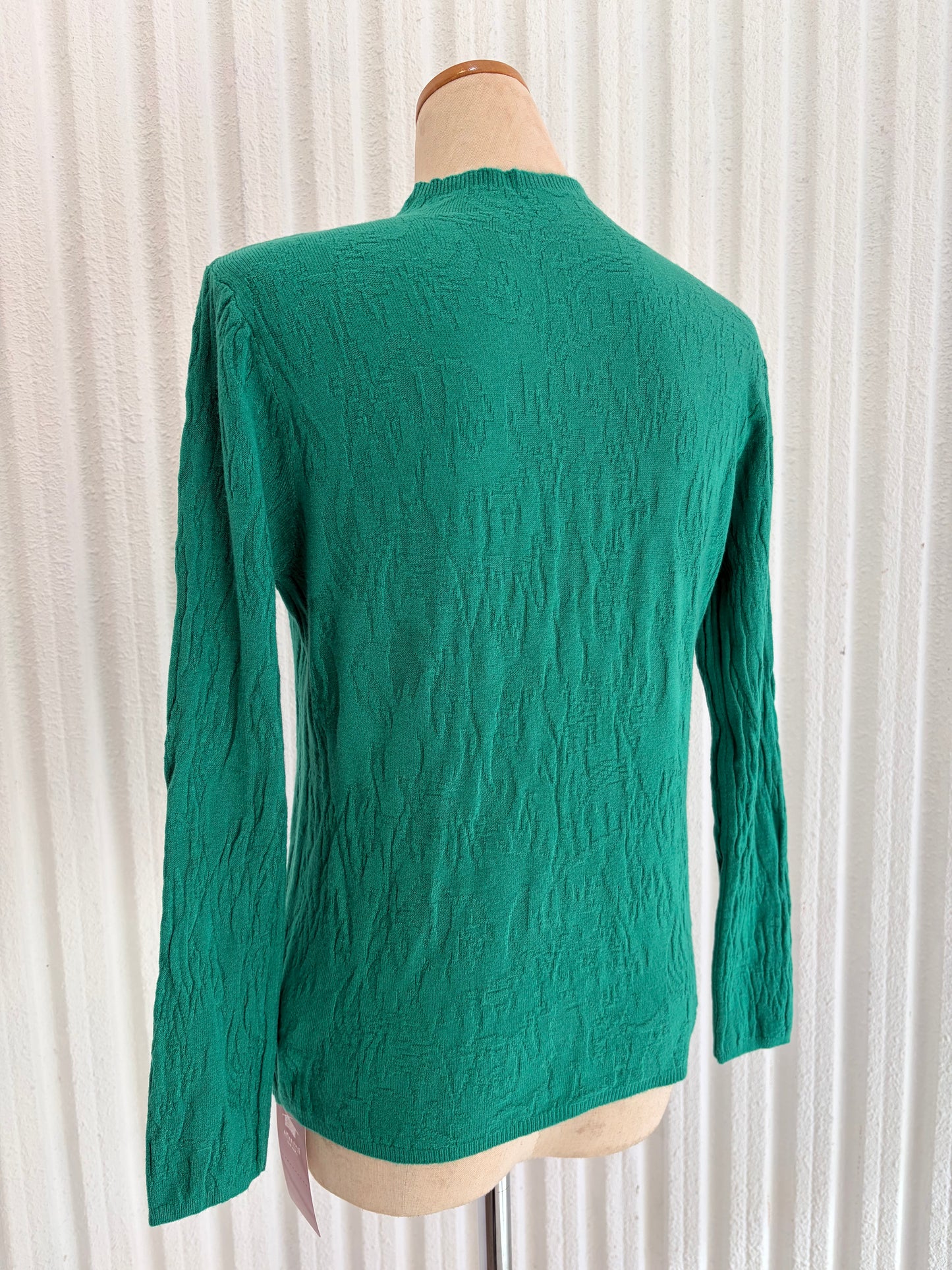 レーヨン100%ニットトップス〈グリーン〉