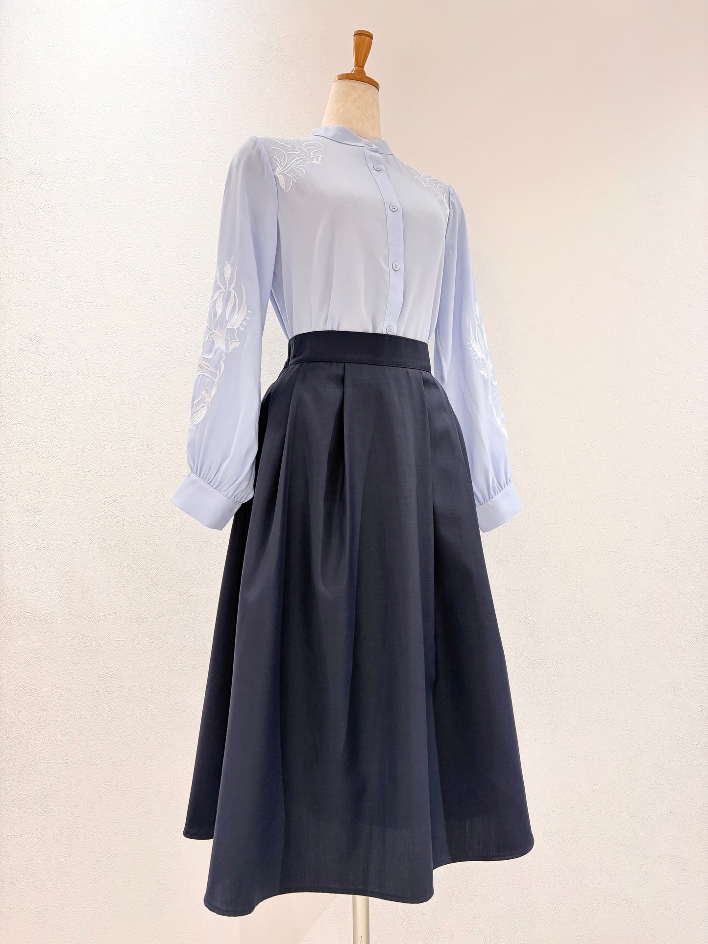 フレアースカート〈ネイビー〉