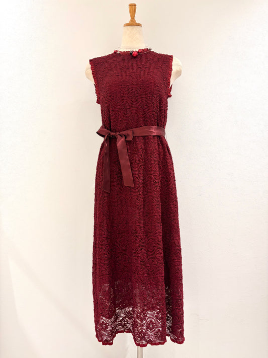 フリルノースリワンピース〈ワイン〉