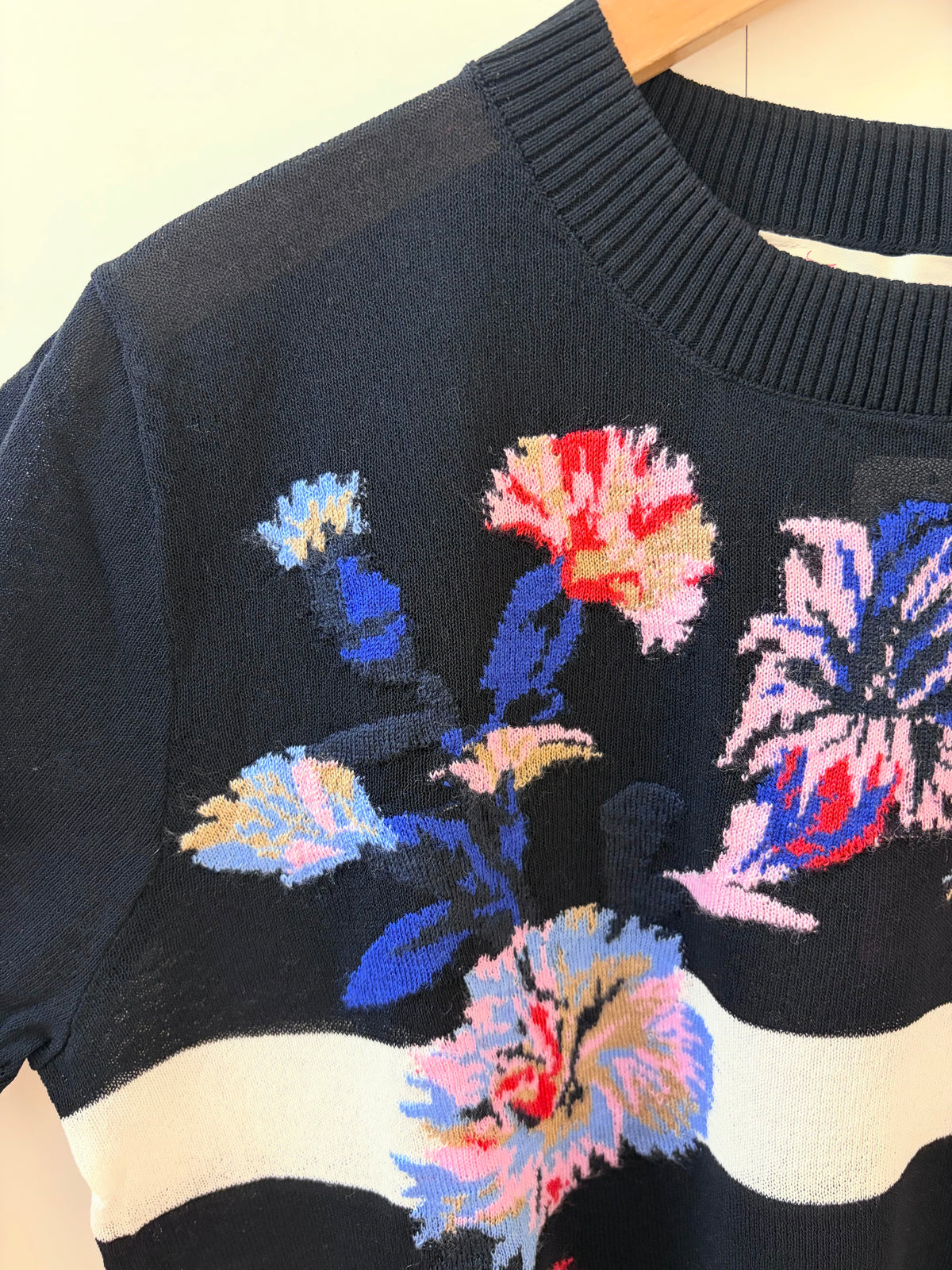 半袖刺繍ニットトップス